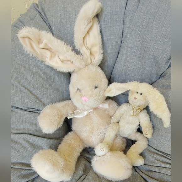 Bundle of 2 Stuffed Bunnies - Picture 4 of 6